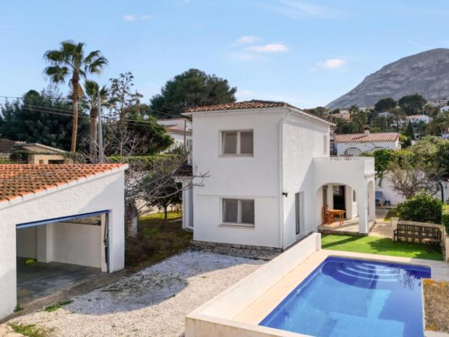 Vendido. Precioso chalet en venta en Dénia en una zona de la. 153m² Dénia