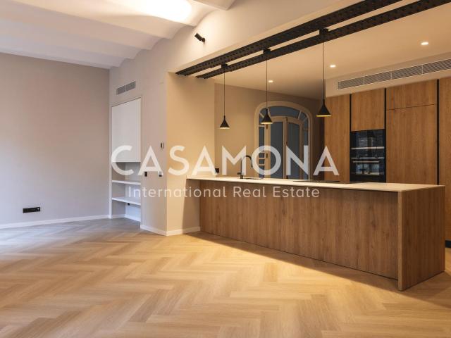 Vendido Ubicado en un edificio clásico de 1936 con una ele. 140m² Barcelona