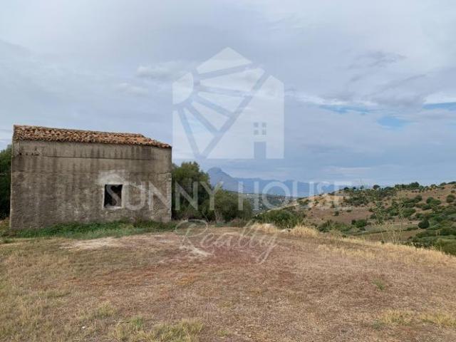 VENDITA MAGAZZINO CON TERRENO A POCHI CHILOMETRI DA LASCARI