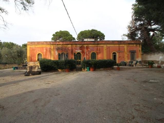 VENDITA ABITAZIONE IN VILLINO VIALE DELLA COSTITUZIONE GROTTAGLIE