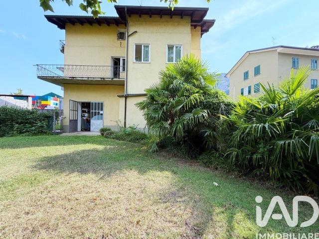 Vendita Casa indipendente / Villa 179 m² 6 camere Mori 179m² Mori
