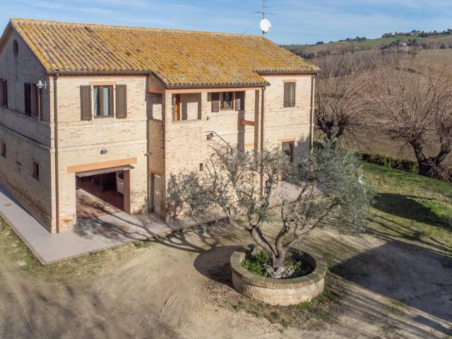 Vendita Casa indipendente / Villa 110 m² 4 camere Osimo 110m² Osimo