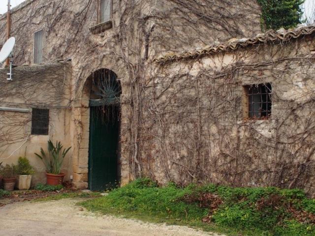 Vendita Casa indipendente / Villa 275 m² 4 camere Chiara. 275m² Chiaramonte Gulfi