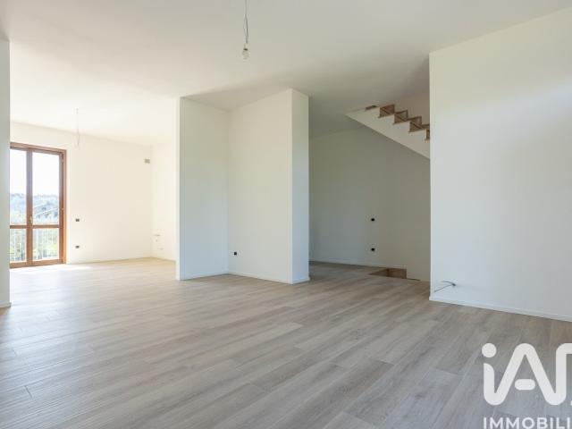 Vendita Casa indipendente / Villa 279 m² 3 camere Montec. 279m² Montecassiano
