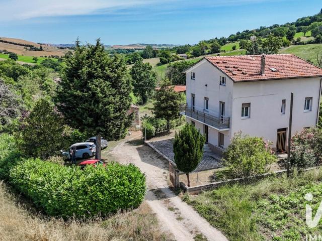 Vendita Casa indipendente / Villa 285 m² 3 camere Urbisa. 285m² Urbisaglia