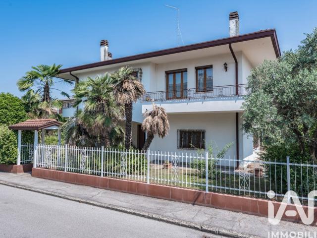 Vendita Casa indipendente / Villa 288 m² 3 camere Selvaz. 288m² Selvazzano Dentro
