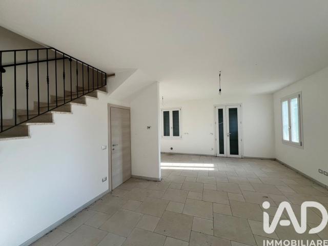Vendita Casa indipendente / Villa 210 m² 3 camere San Fe. 210m² San Felice sul Panaro