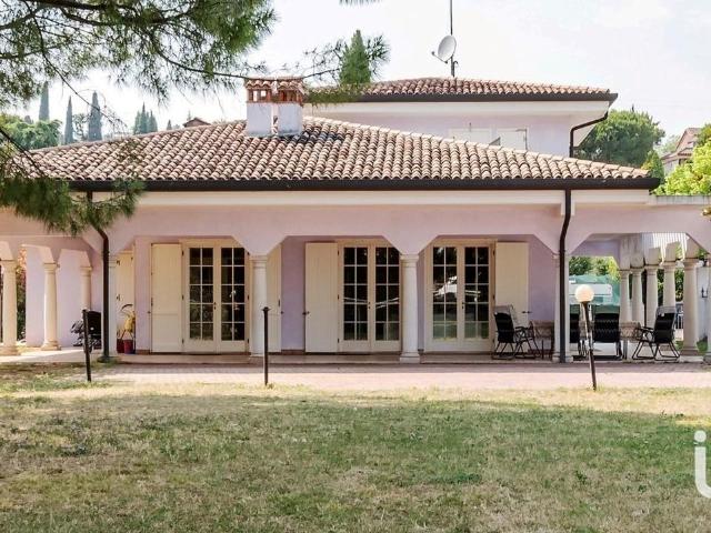 Vendita Casa indipendente / Villa 218 m² 3 camere Padeng. 218m² Padenghe sul Garda