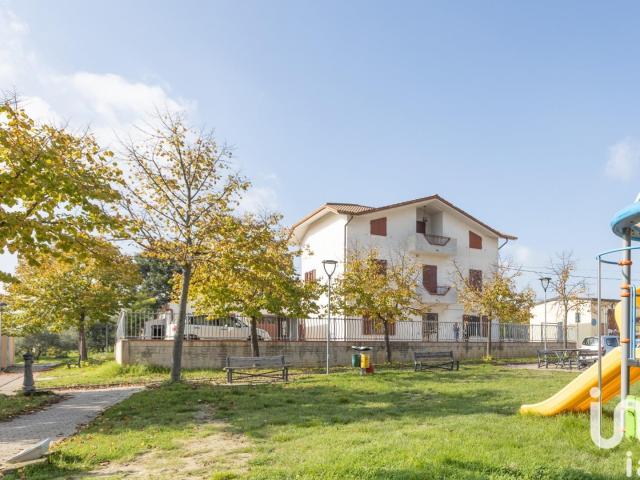 Vendita Casa indipendente / Villa 300 m² 4 camere Santa. 300m² Santa Maria Nuova