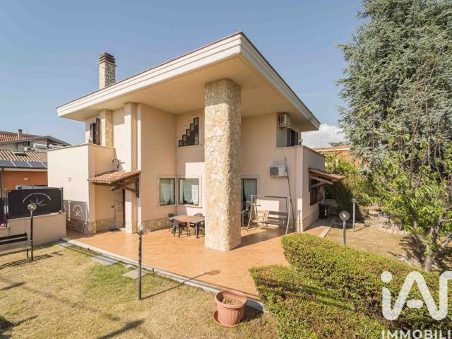 Vendita Casa indipendente / Villa 300 m² 5 camere Ciampi. 300m² Ciampino