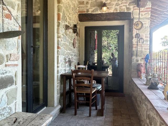 Vendita Casa indipendente / Villa 328 m² 3 camere Vicchi. 328m² Vicchio