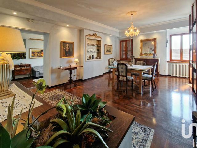 Vendita Casa indipendente / Villa 470 m² 4 camere Monteg. 470m² Montegranaro