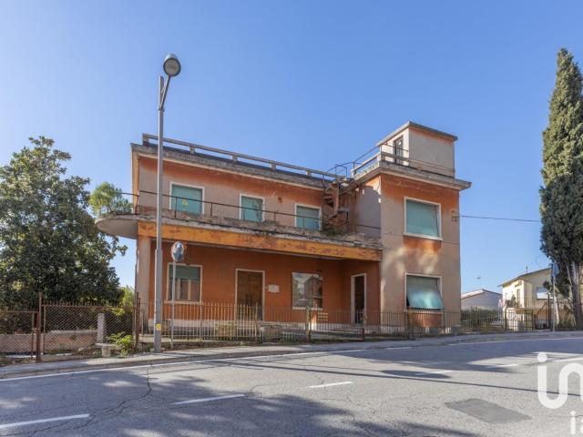 Vendita Casa indipendente / Villa 480 m² 8 camere Osimo 480m² Osimo