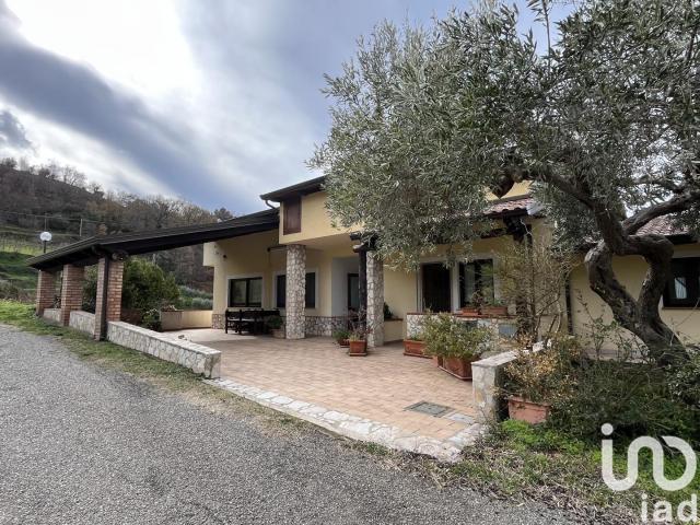 Vendita Casa indipendente / Villa 400 m² 7 camere Longob. 400m² Longobardi Marina
