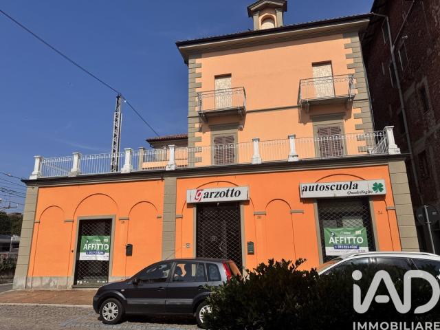 Vendita Casa indipendente / Villa 506 m² 6 camere Chivas. 506m² Chivasso