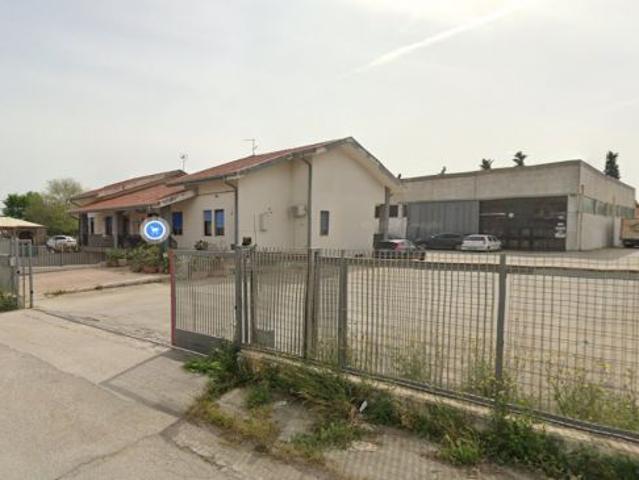 Vendita Capannone e palazzina recintati, a Foggia al Villaggio Artigiani