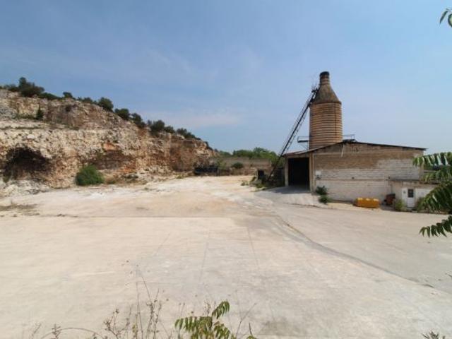 VENDITA CAPANNONE INDUSTRIALE VILLA CASTELLI