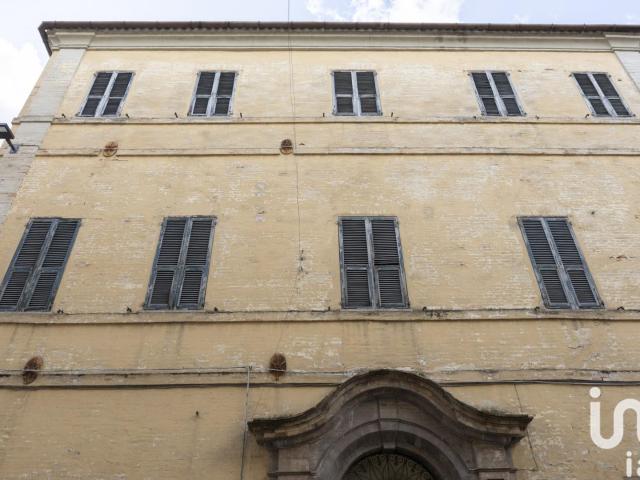 Vendita Palazzo / Stabile 500 m² 10 camere Filottrano 500m² Filottrano