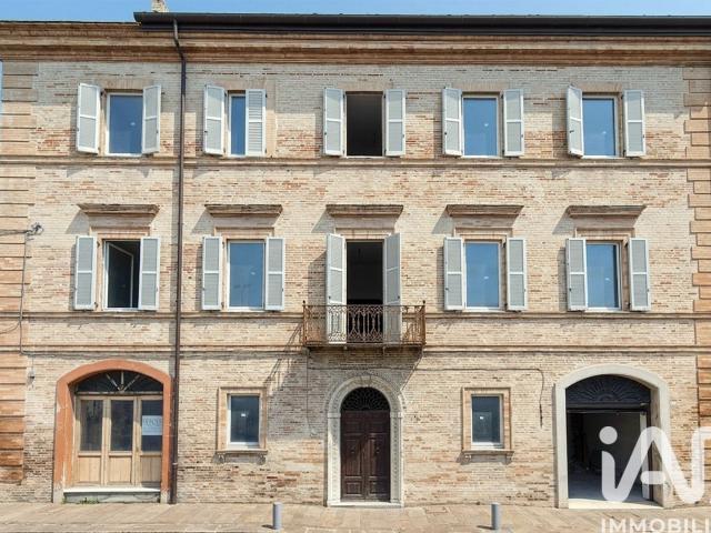 Vendita Palazzo / Stabile 558 m² 10 camere Fermo 558m² Fermo