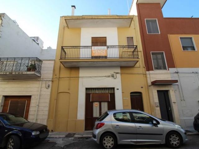 VENDITA STABILE INDIPENDENTE VIA TARANTO GROTTAGLIE