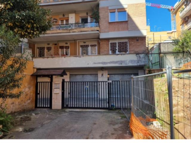 VENDITA TRA PRIVATI Appartamento ad uso civile abitazione