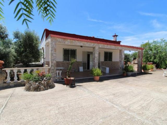 VENDITA VILLA C.DA SPEZZATARALLO MARTINA FRANCA