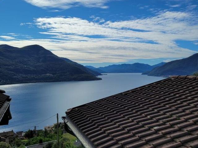 VENDITA/AFFITTO CON RISCATTO: Casa di 4½ locali, rinnovata e con bellissima vista lago