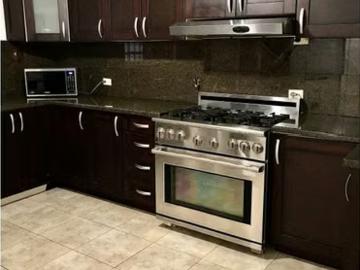 Vendo $510,000 / comunidad privada / condado del rey / | 3 recámaras por 510000.00 en Condado del Rey