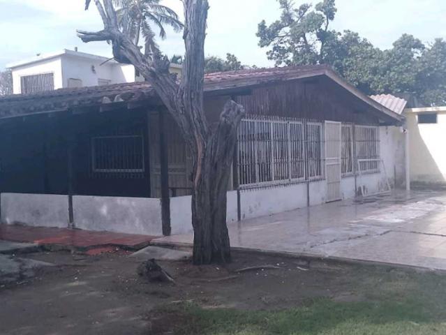 Vendo 2 casas 750 m2 6H/6B/10P San Juan de Los Cayos 6883