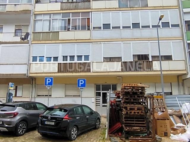 Vendo T3 em Cacilhas Para recuperar