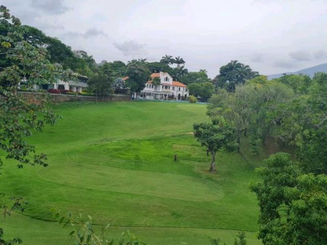 Vendo terreno c/ vista al vila 2200m2 Valle Arriba 7833