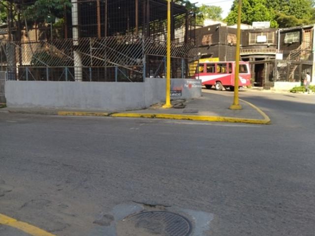 Vendo terreno comercial/multi residencial 1580m2 Vista Alegre 8688