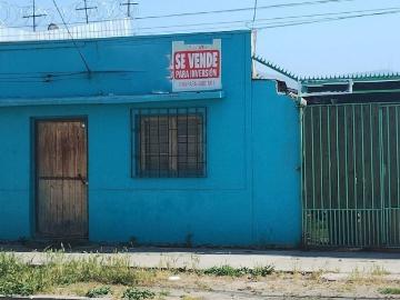 SE VENDE CASA A REMODELAR EN LA CALERA CENTRO
