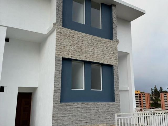 Vendo townhouse 110m2 El Retiro, San Antonio de los Altos 0453