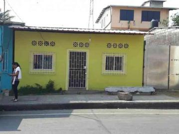 VENDO UNA CASA EN QUEVEDO BARRIO LA VENUS