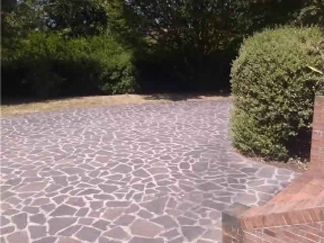 Villa con giardino, Empoli corniola