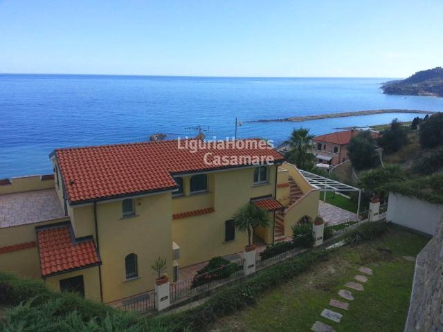 Vendo villa con terrazzo a Ospedaletti