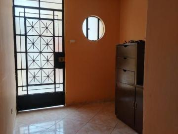 Vendo acogedora casa de 3 pisos con 6 habitaciones en Callao cerca a Minka