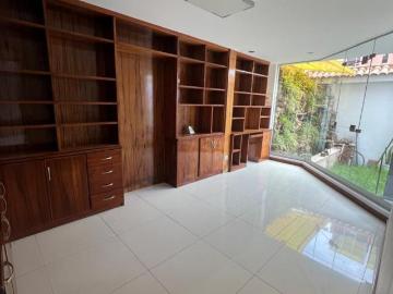 VENDO ACOGEDORA CASA EN URB. PRIVADA DE CERRO COLORADO