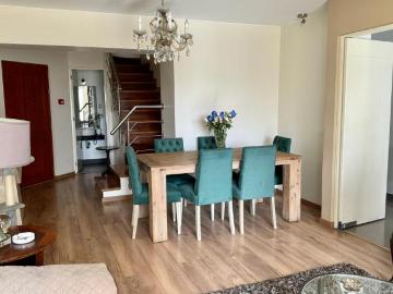 Vendo amplio duplex en barrio medico
