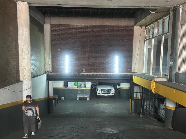 VENDO AMPLIO ESTACIONAMIENTO MUY CENTRICO 2200M2