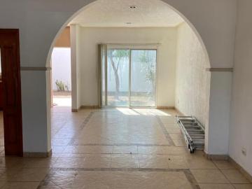 Vendo amplia casa en fraccionamiento el Cortijo