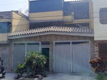 VENDO AMPLIA Y HERMOSA CASA COMAS