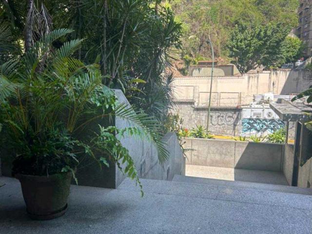 Vendo apartamento 52m2 Colinas de Bello Monte 0317