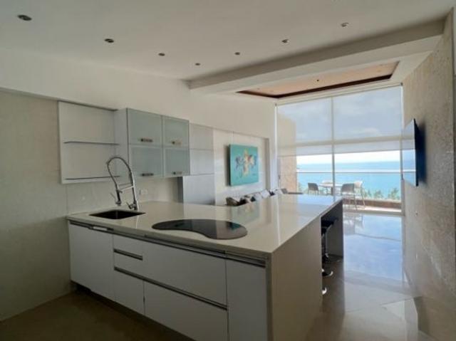 Vendo apartamento 99m2 2h/2b/2p Playa Moreno 2976