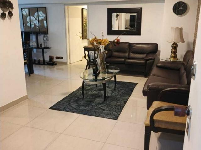 Vendo apartamento 105m2 La Urbina 5342