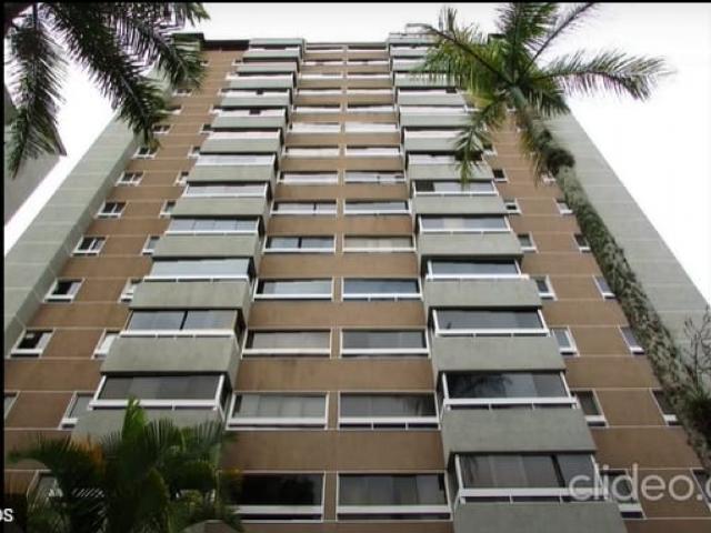 Vendo con financiamiento apartamento130 m2Los Naranjos 1317