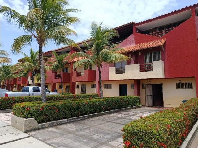 Vendo apartamento 180m2 Puerto Encantado 0654