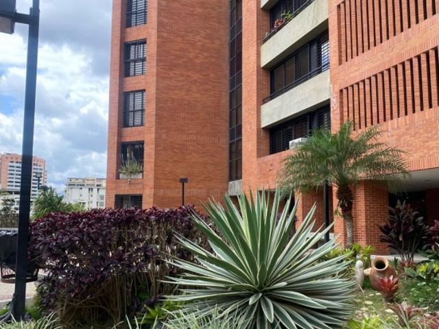 Vendo apartamento 182 m2 Urb. Sebucán