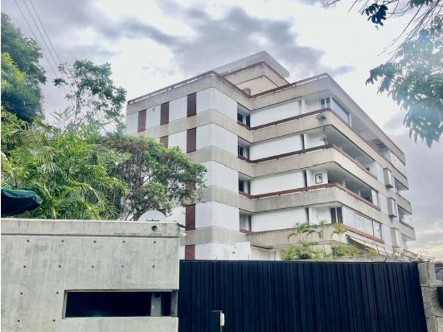 Vendo apartamento 218m2 Lomas de las Mercedes 5621